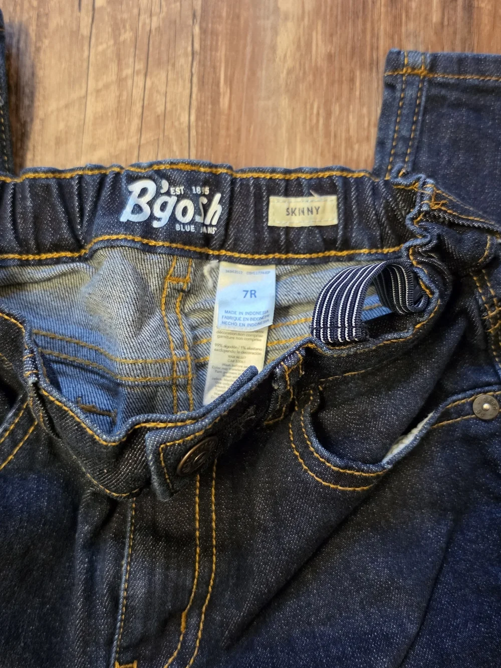 OshKosh B'gosh Boys Size 7 2-Piece Outfit Set – Plaid Button-Down Shirt & Jeans